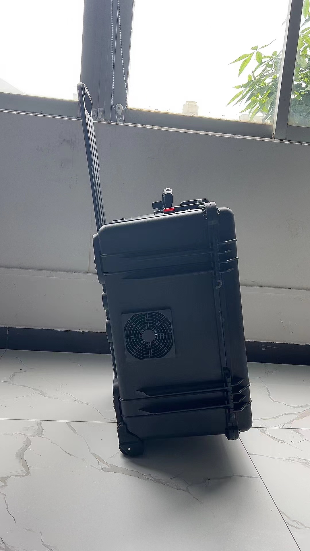 南部手拉箱型移动通信干扰器
